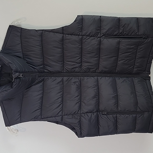 Abercrombie & Fitch black puffer vest XS - Picture 5 of 7
